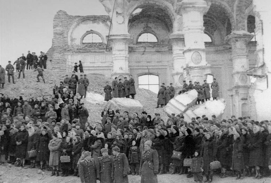 Руины иезуитского собора, уничтоженного во времена СССР